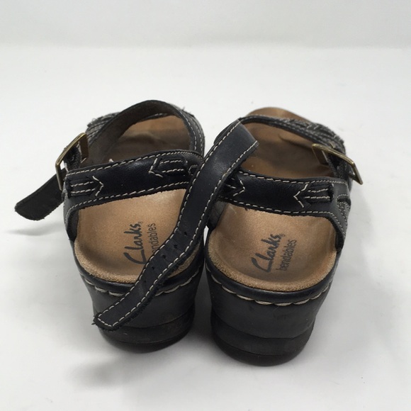 clarks black sandals size 5